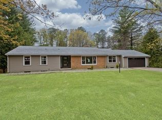 927 Converse St, Longmeadow, MA 01106