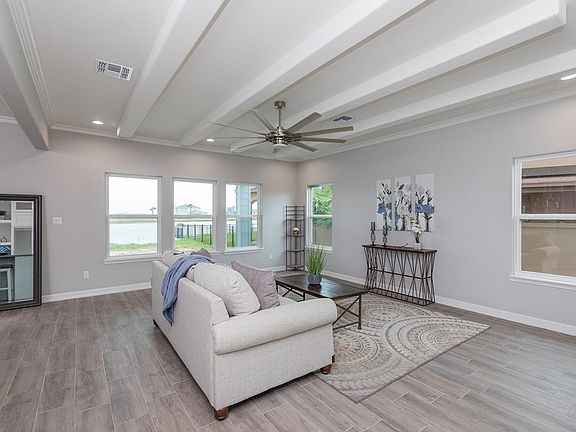 5th image of 29 Southpointe Cir