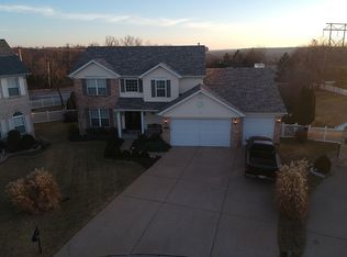 3006 Crystal Lake Dr, Saint Louis, MO 63129