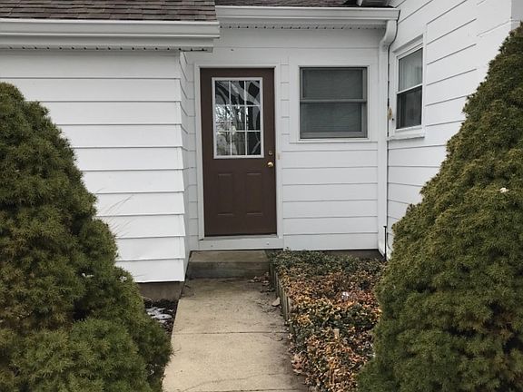 3rd image of 5427 College Corner Pike