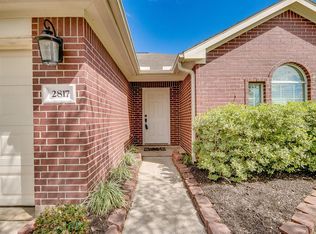 2817 Seastrand Ln, Dickinson, TX 77539