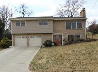 4850 S Emblem Dr, Pittsburgh, PA 15236