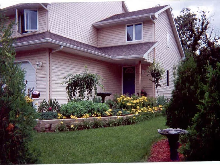 Edgemere Terrace, Roscoe, IL