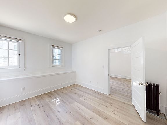 5th image of 1330 Union St APT 6