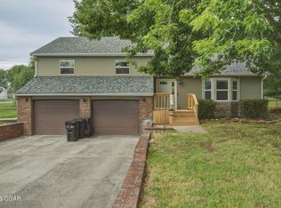 1297 S Palomino Rd, Carthage, MO 64836