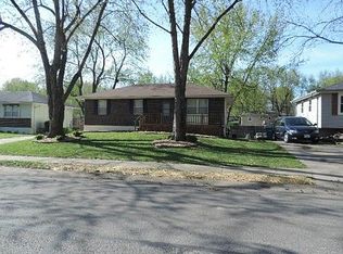 204 NW Summit Dr, Blue Springs, MO 64014