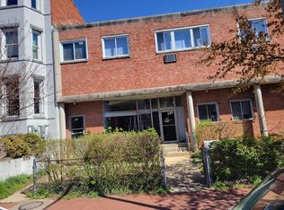 712 7th St SE APT 101, Washington, DC 20003