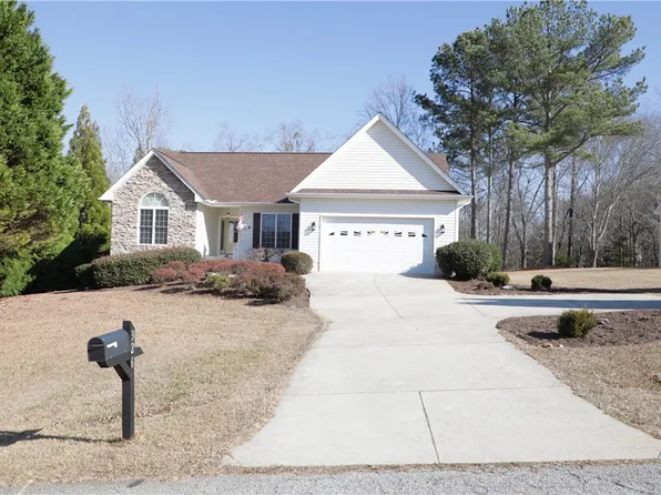 326 Ravens View Dr, Seneca, SC 29678
