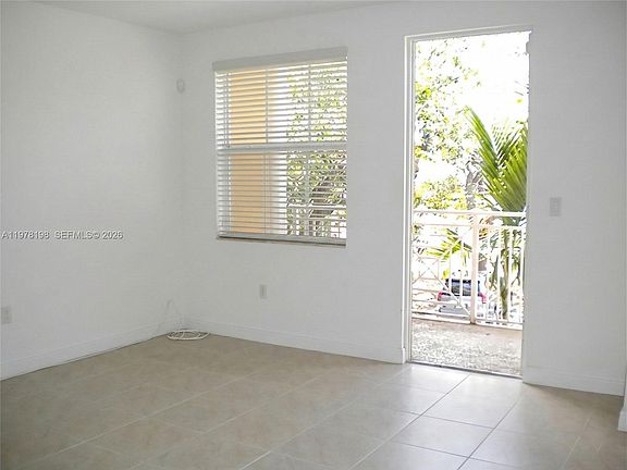 5th image of 1308 SW 3rd Ct