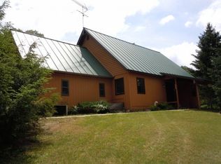 10975 Edminster Rd, Waupaca, WI 54981