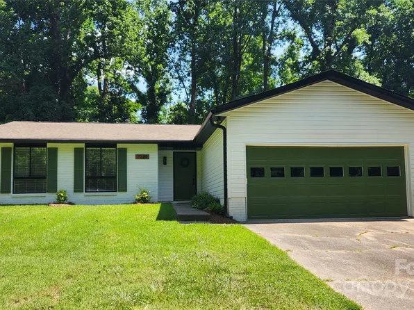 7228 Rollingridge Dr, Charlotte, NC 28211