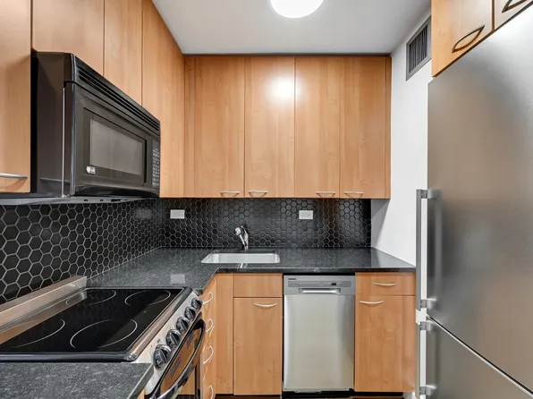 315 West 57th Street 15G image 2 of 25