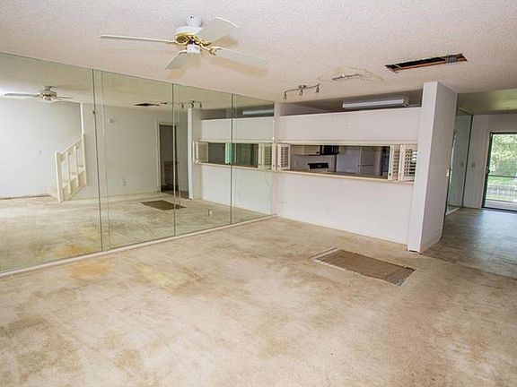 2nd image of 12548 Castle Hill Dr