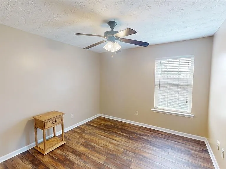 621 George Dr — Photo 8