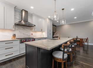 10 Rock Creek Woods Dr, Lambertville, NJ 08530