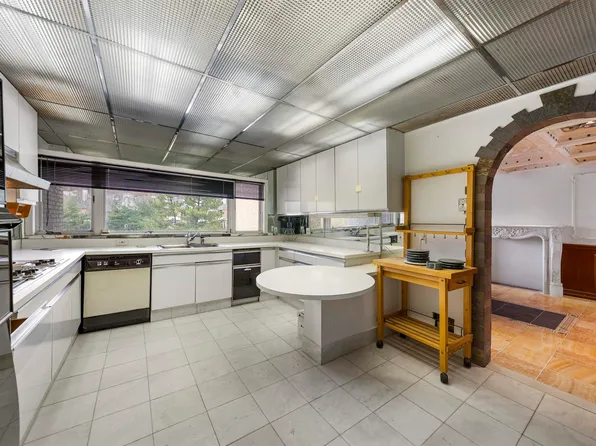 1225 River Road image 31 of 41