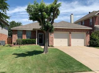 2876 Grandview Dr, Grand Prairie, TX 75052