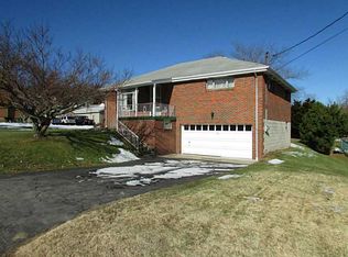 574 Moray Ln, Greenock, PA 15047
