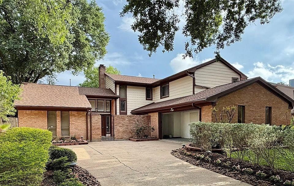 1st image of 10315 Meadow Lake Ln
