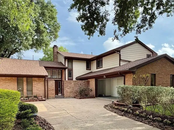 10315 Meadow Lake Ln, Houston, TX 77042
