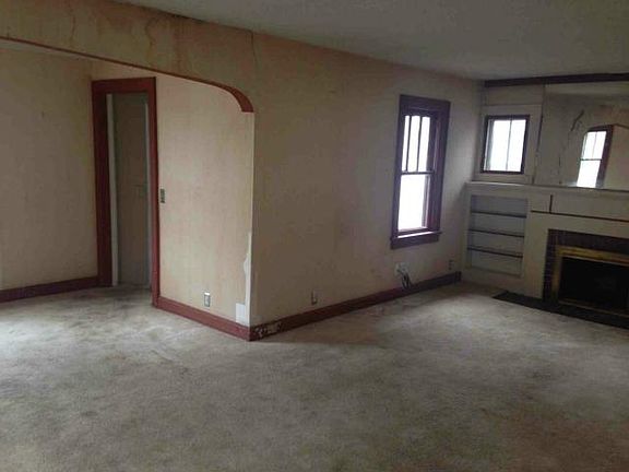 3rd image of 805 S Park Ave