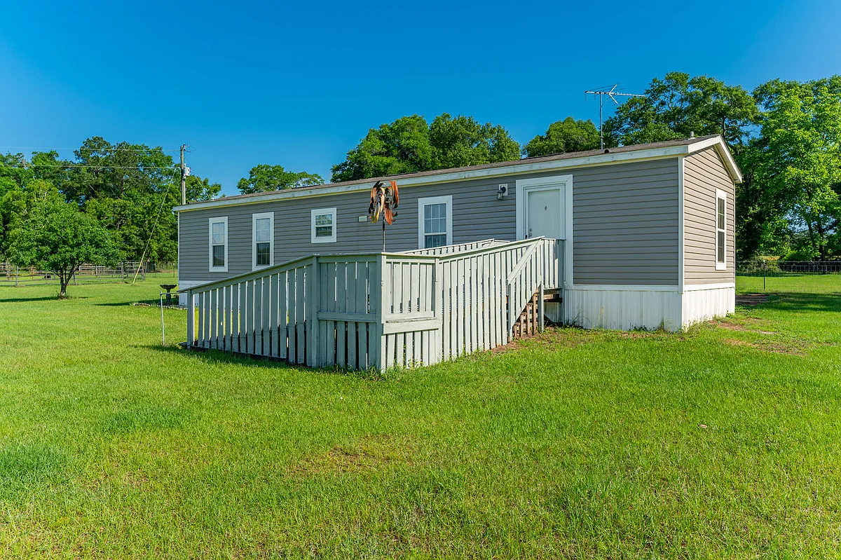 Building Photo - 2295 Bermuda Ln