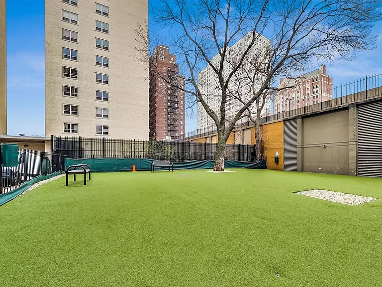 655 W Irving Park Rd #5303 — Photo 17