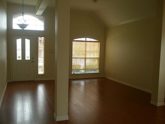 3rd image of 2533 Lands End Dr