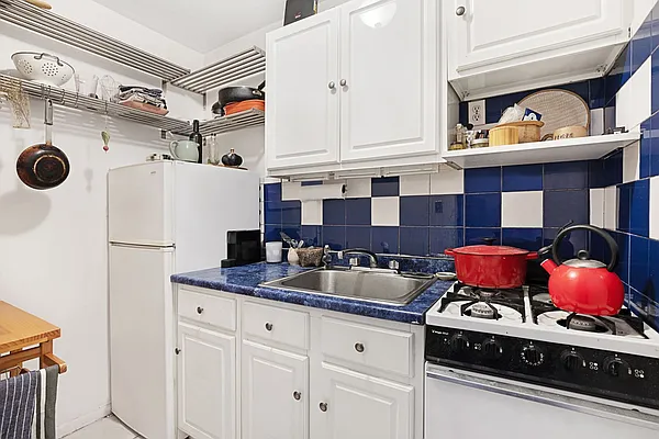 Sold by Compass | media 5