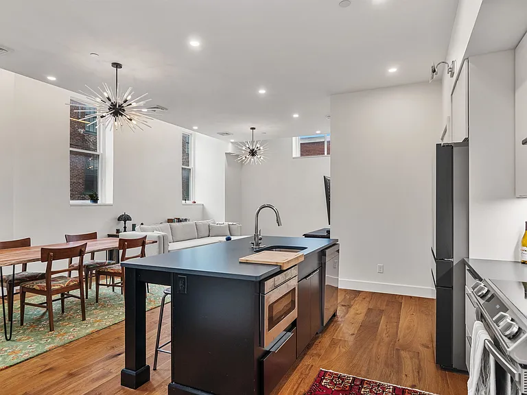 131 Main St #2 — Photo 6
