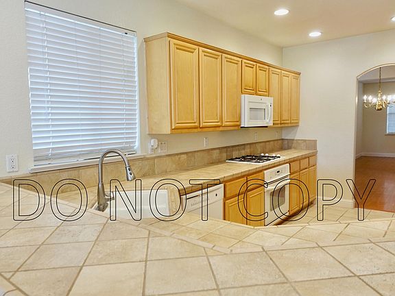 3rd image of 1380 Cherry Blossom Ln