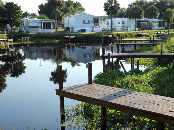 1073 Old Lakeport Rd NW #244, Moore Haven, FL 33471