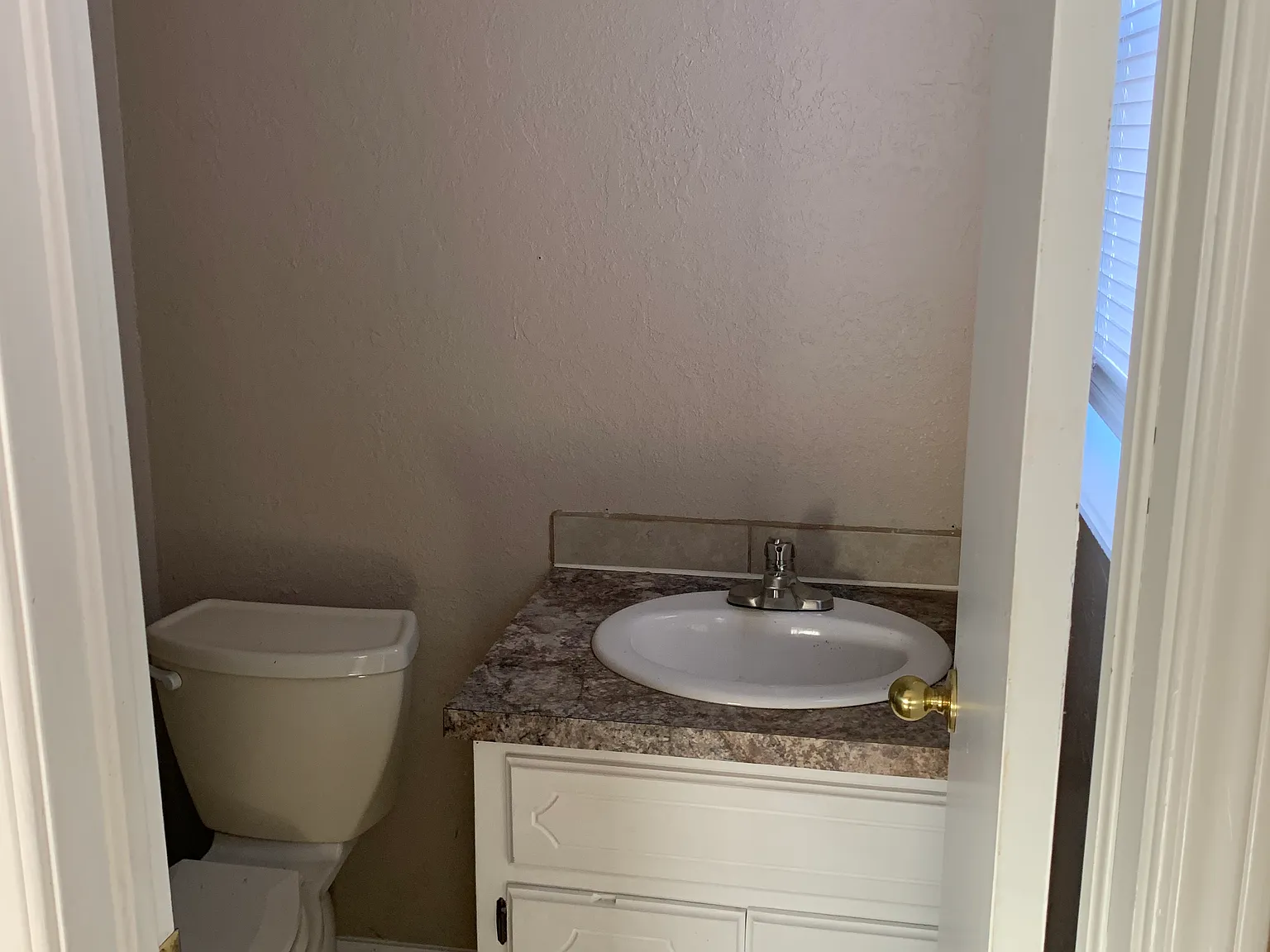 3 bed, 1.5 bath, 1000 sqft, $1,200 — Photo 4