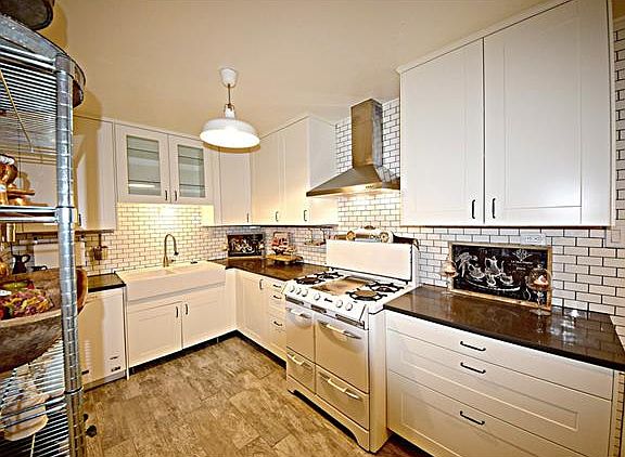 4th image of 204 Little Walnut Dr