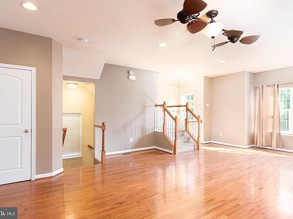 4th image of 486 Jacobsen Dr