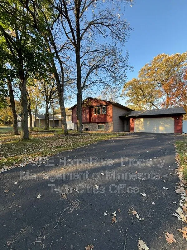 4 bed, 2.0 bath, 1094 sqft, $2,900 — Photo 1