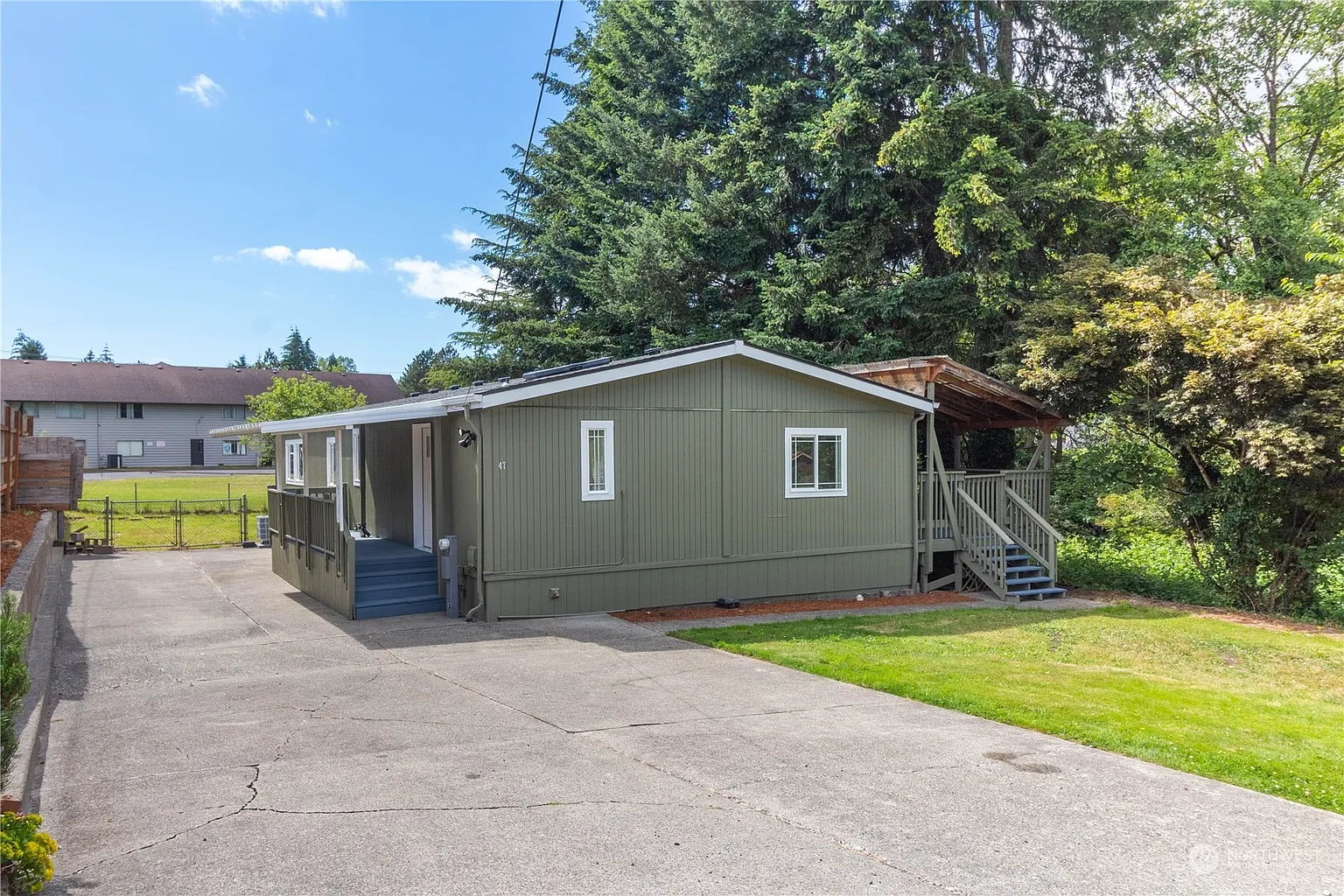 47 Burdick Place photo 1