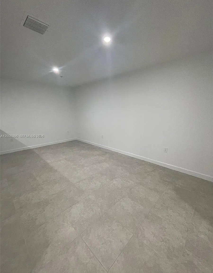 3 bed, 2.5 bath, 1515 sqft, $2,550 — Photo 4