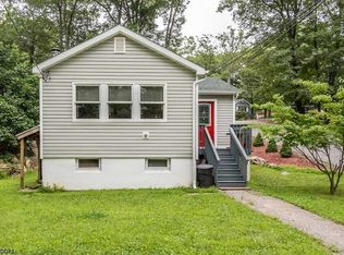 135 Dartmouth Trl, Hopatcong, NJ 07843
