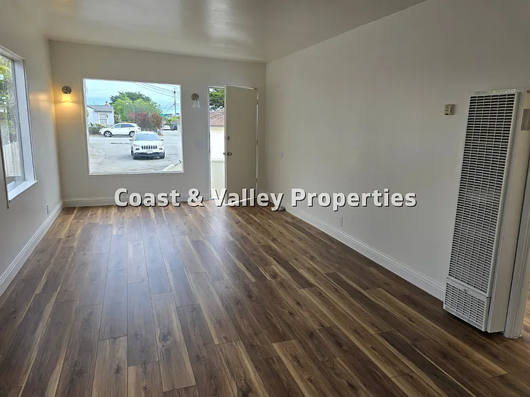1252 Olympia Ave — Photo 16