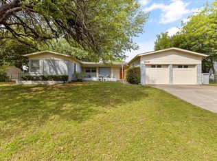 2117 Sansom Cir, River Oaks, TX 76114