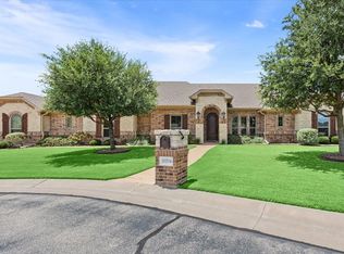 10704 Francis Dr, Woodway, TX 76712