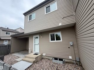 1618 Lakewood Rd W, Edmonton, AB T6K3Y1