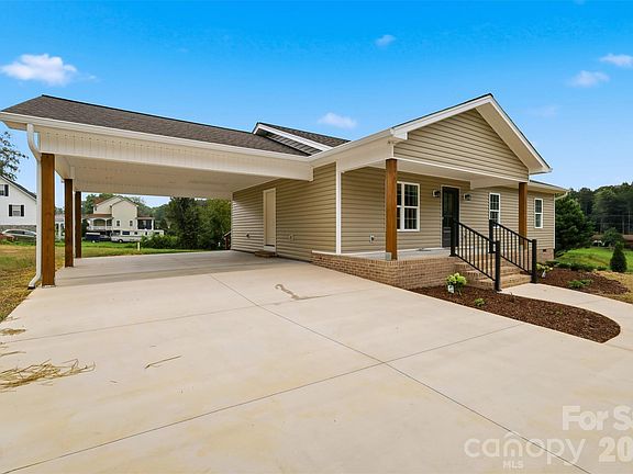 3rd image of 155 Haven Cir