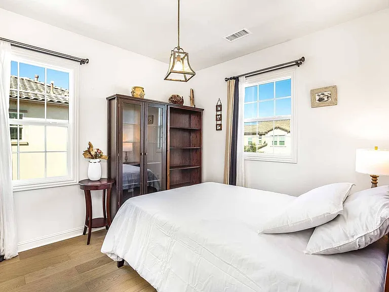 38 Torosa — Photo 16
