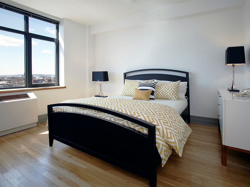 2nd image of 125 Court St APT 6ST