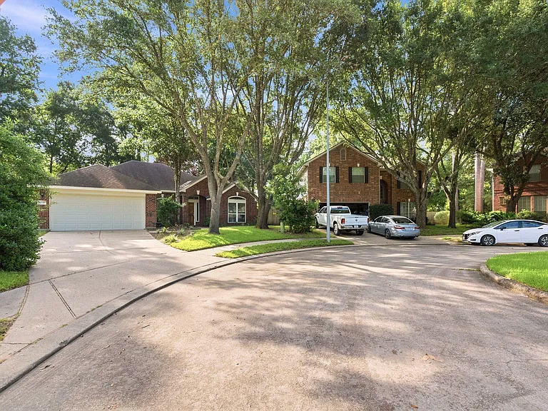 31710 Midlake Park — Photo 3