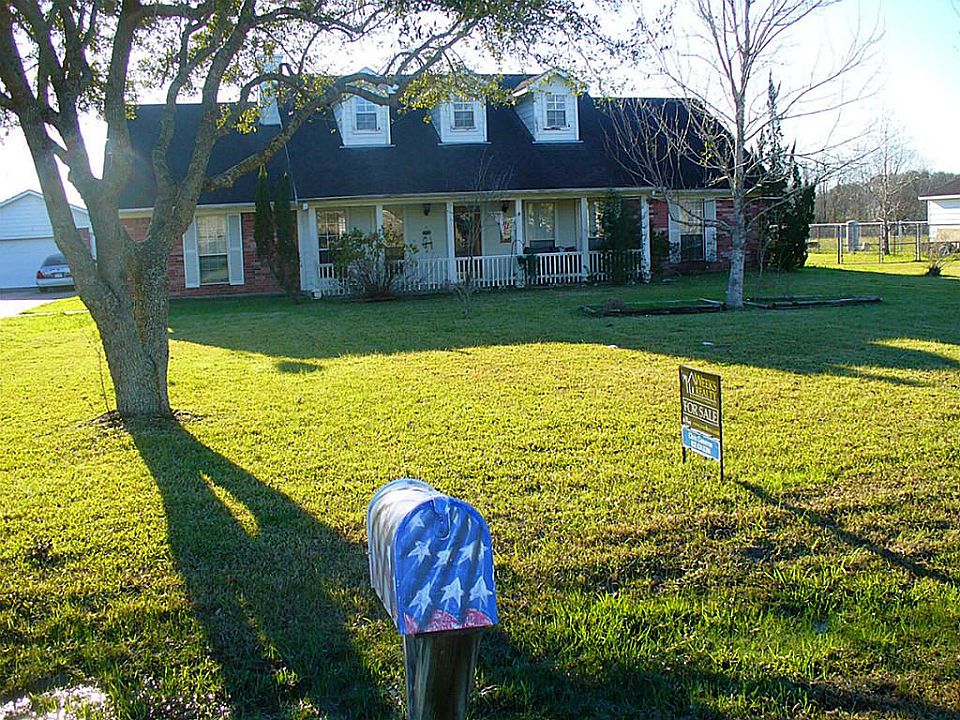 1st image of 10614 Leslie Ln