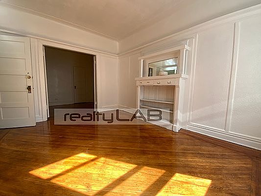 5th image of 596 Nostrand Ave #2