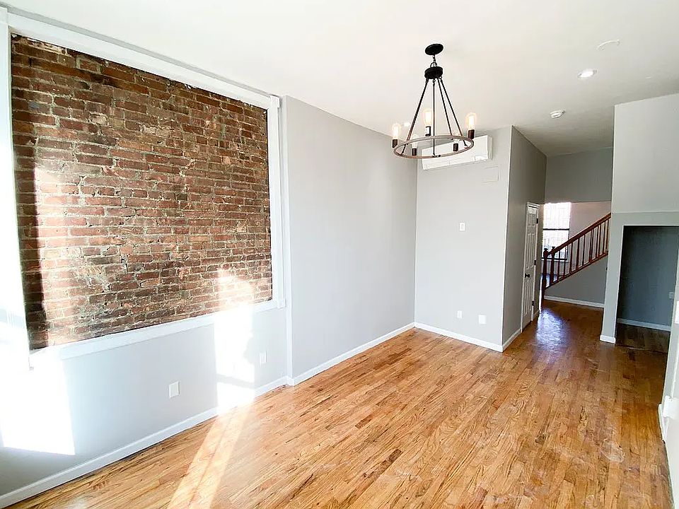 1st image of 932 Throgmorton Ave